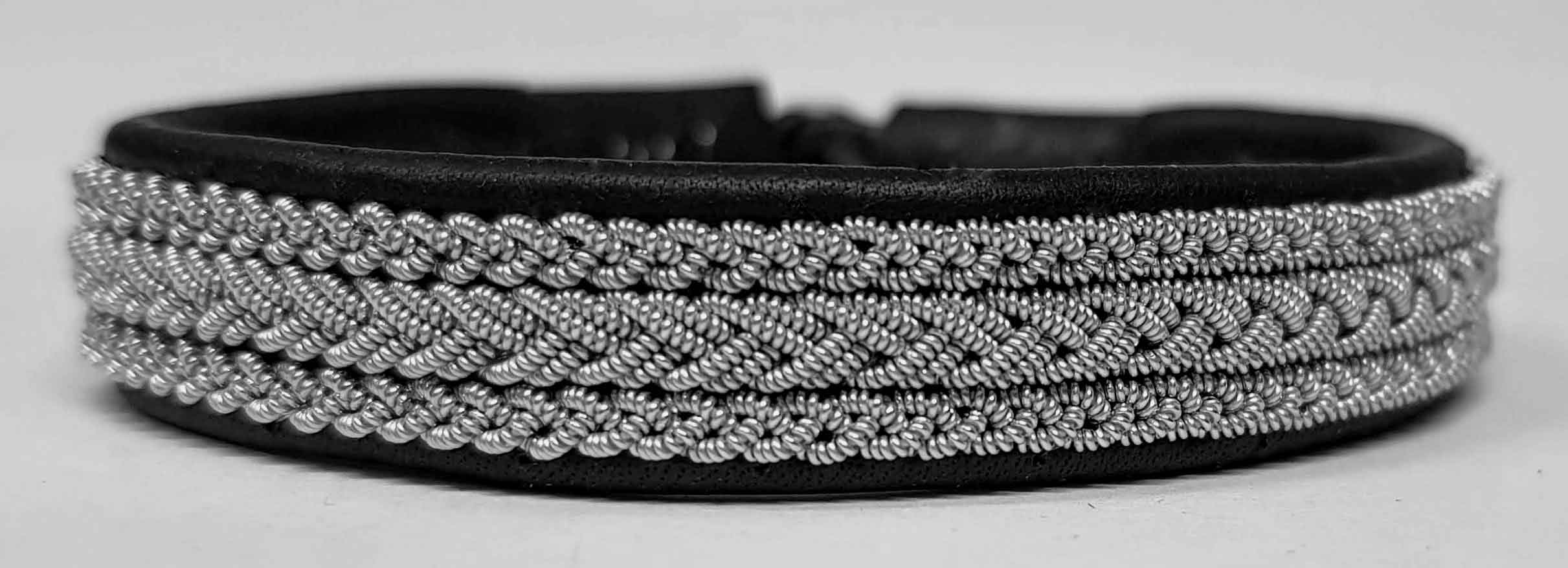 Armband-146-Svart-Ca-12mm-bred